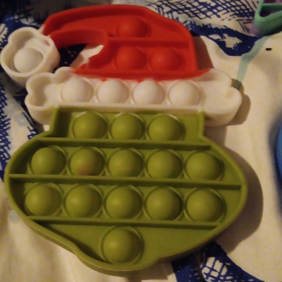 Pop its - Picture 2 of 5